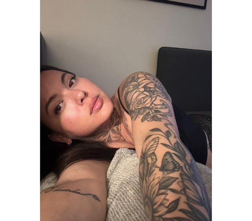 Escorts West London West Ealing - West London - Photos for 🍒BRUNA✨PÉTIT🔥🍾PARTY GIRL🍸🇧🇷