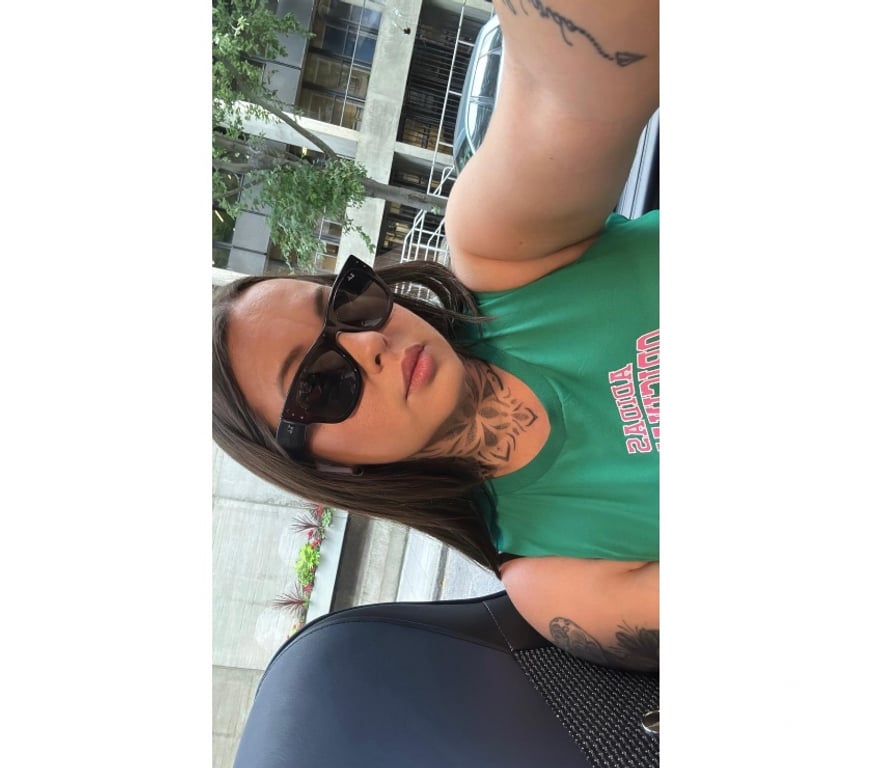 Escorts West London West Ealing - West London - Photos for 🍒BRUNA✨PÉTIT🔥🍾PARTY GIRL🍸🇧🇷