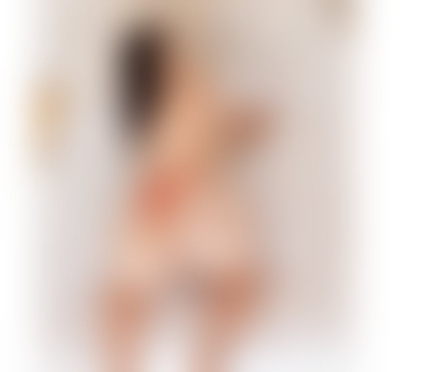 Escorts West Sussex Worthing - Photos for Luanna, a Brazilian woman with a big butt and ample breasts.