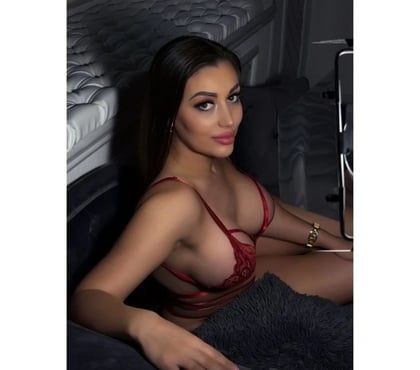 Escorts Aldershot Rushmoor - Photos for 🔝toys available 🍭 Owo kiss x call me now babe 🔝