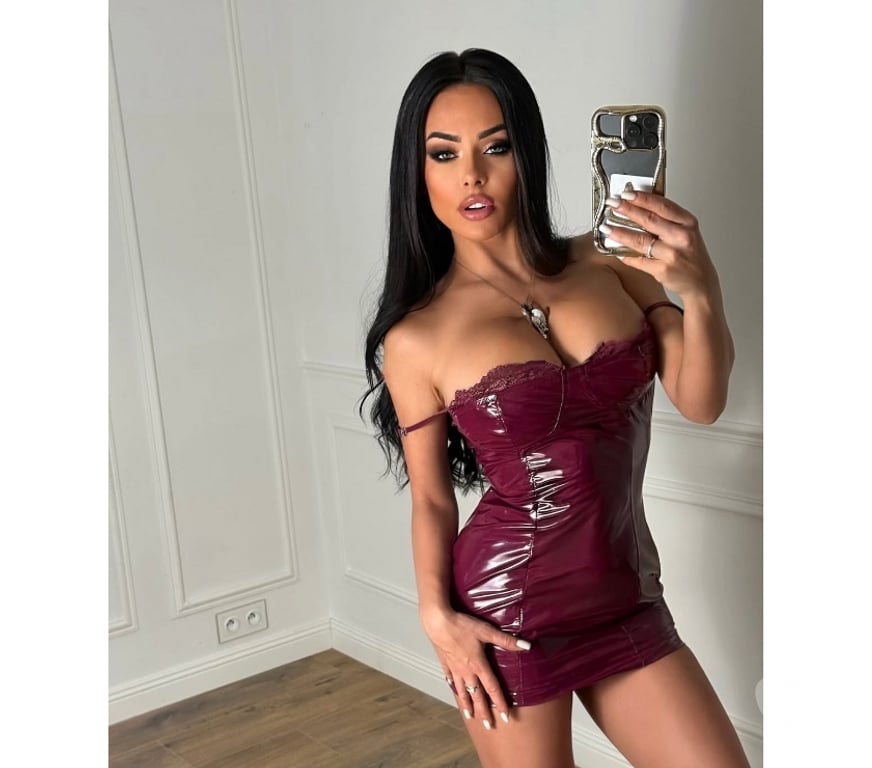 Escorts West Midlands Birmingham - Photos for TRANSGENDER KIRA 🔥 BRAZILIAN HOt 🔥