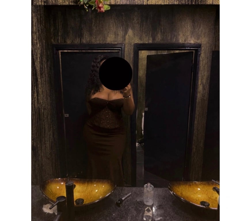 Escorts South East London Borough - South East London - Photos for Pretty Queenie Greatest in Surrey real big booty