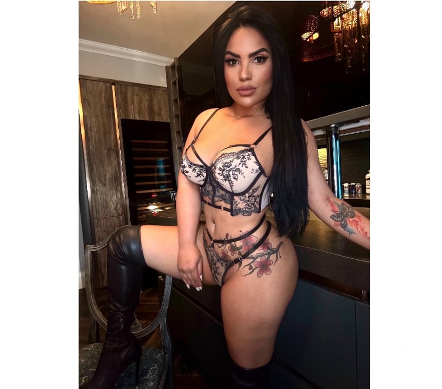 Escorts South West London Richmond upon Thames - Photos for 💥 STUNNING 💥🍾