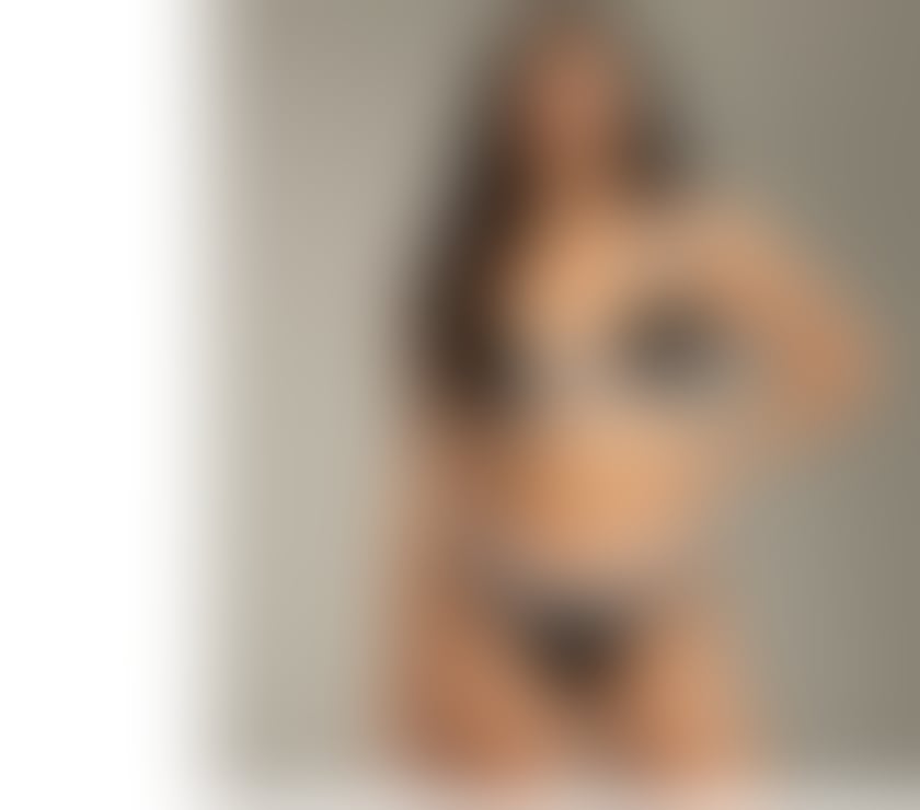 Luana party girl 🍹🥂🍻🍸🍾In Oval