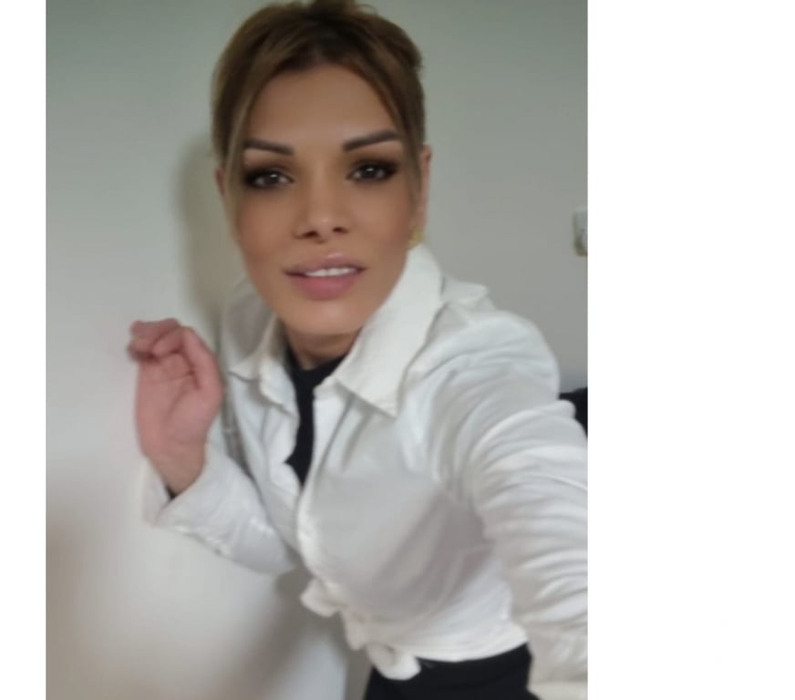 Escorts East London Redbridge - Photos for Debora.naughty&sexy I'm now in town🤩🤩🥰