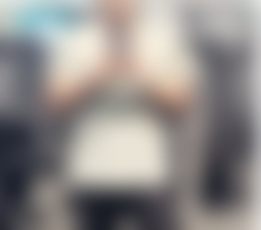 ELEGANT male AVAILABE TO VISIT YOU FOR OUTCALL TONIGHT