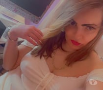 Party girl Jess waiting for u