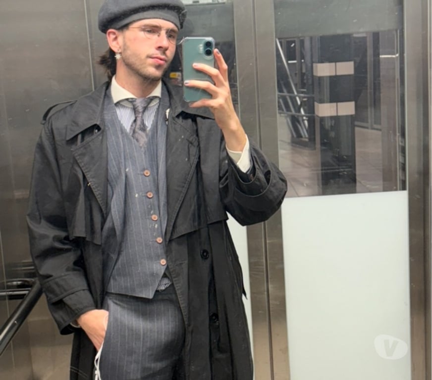  Gay massage East London Canary Wharf Station - East London - Photos for Charlie Ryot - London’s Flirty, Confident Companion