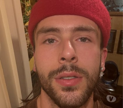 Gay Escorts Canary Wharf Station East London - Photos for Charlie Ryot - London’s Flirty, Confident Companion