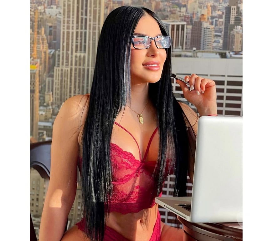 Escorts West London Hillingdon - Photos for SEXY NAUGHTY 🔥BRUNA 50£🍑OWO FETISH 🤪PARTY GIRL