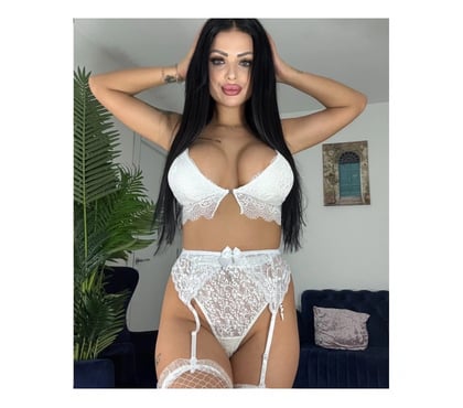 Escorts and Massages Burnley Town Centre Burnley - Photos for 🍑💎🧡❤ Miruna NOW IN YOUR TOWN ❤🧡