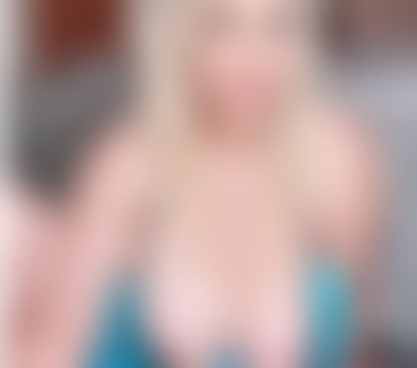 Escorts East London Gants Hill Station - East London - Photos for Luna now here very nice only party 🎉🥳🥳🥳🥳