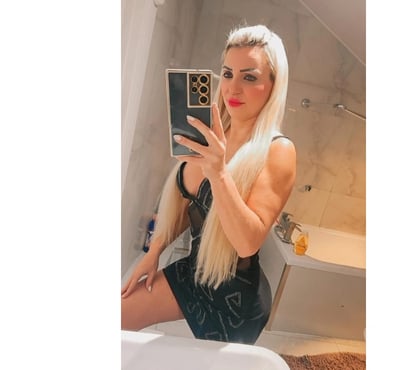  Escorts Bromley Town Centre Bromley - Photos for Cristal, a blonde masseuse.💝photos💯really