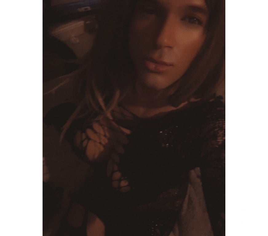  Gay massage West Berkshire Reading - West Berkshire - Photos for SEXY GAY FEM CROSSDRESSER LOOKING NOW