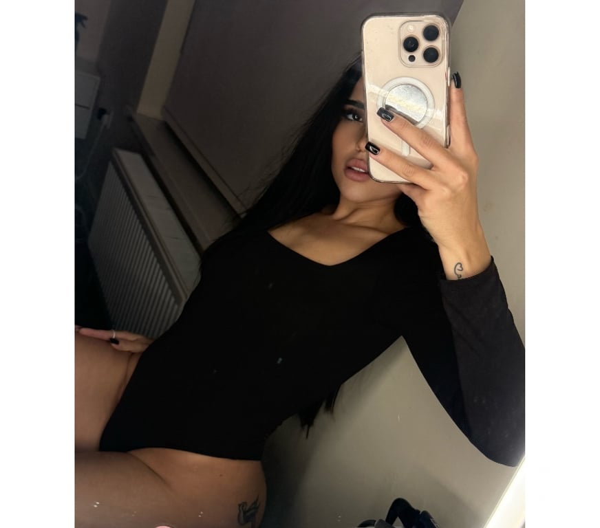 Escorts North London Edmonton - North London - Photos for The best part of your day ♥️ Emma