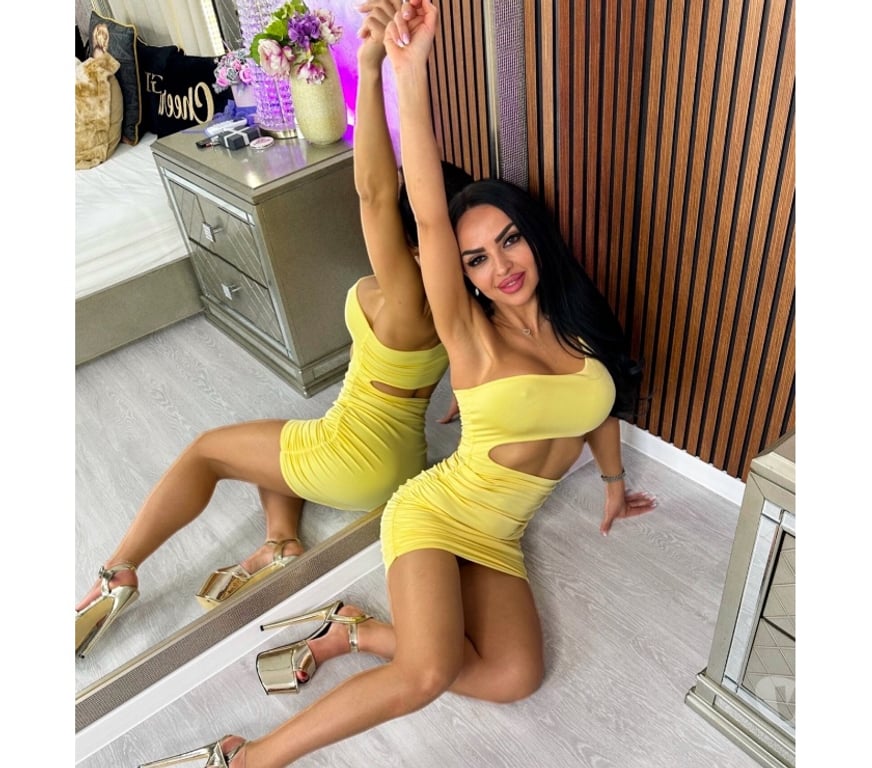 Escorts South West London Kingston upon Thames - Photos for 🥂Party 🥂Don’t miss me 🥂 1 week in town🥂