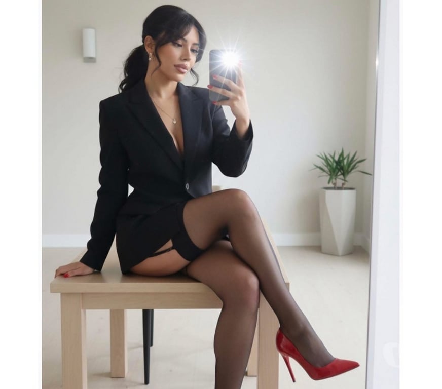 Escorts South West London Kingston upon Thames - Photos for 🥂Party 🥂Don’t miss me 🥂 1 week in town🥂