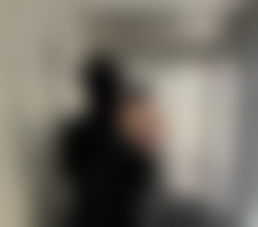 Male massage therapist and ……