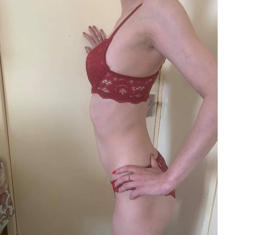 Escorts Greater Manchester Wigan - Photos for Hi boys. Incall.. I start a 10am and i stop a 7pm