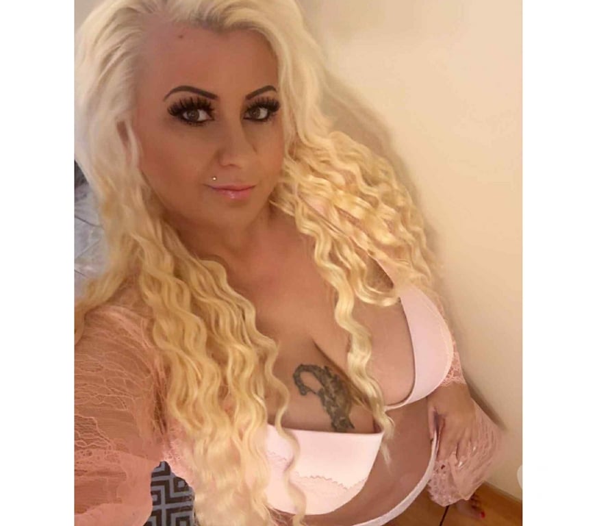 Escorts East London Seven Kings - East London - Photos for Hot Amanda Milf Big natural boob's gfe massage relax