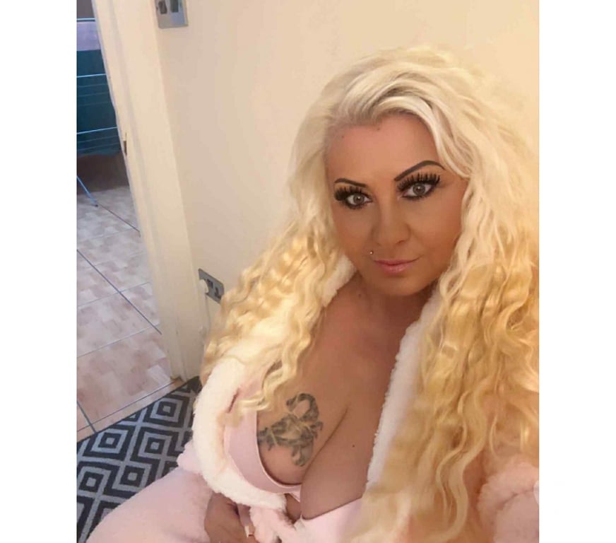 Escorts East London Seven Kings - East London - Photos for Hot Amanda Milf Big natural boob's gfe massage relax