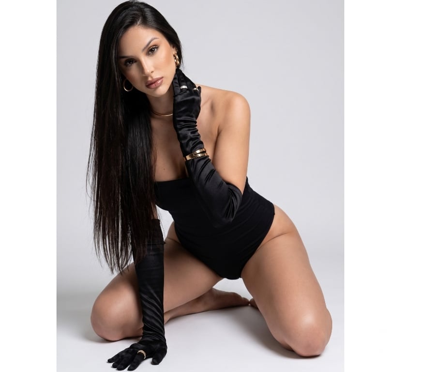Escorts Central London Pimlico - Central London - Photos for Hot Brunette Sensual B2B massage