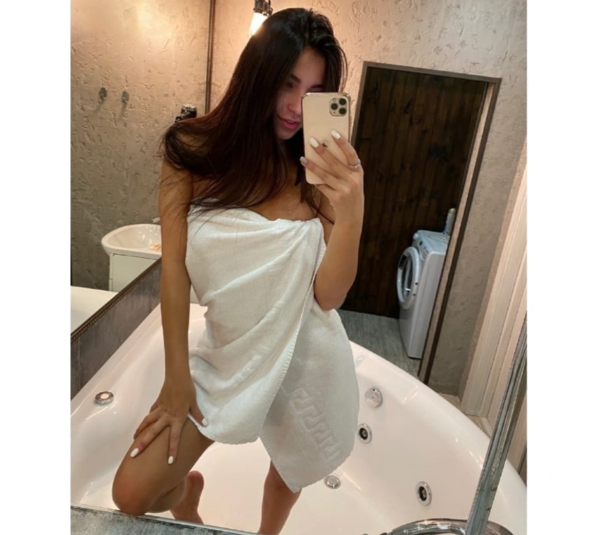 Escorts Central London Bank Station - Central London - Photos for 07516914264 New Hot Brunette Sensual B2B massage