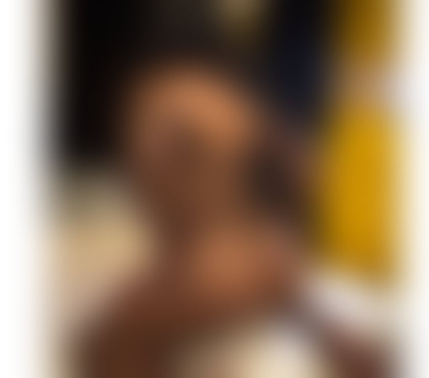 Trans Escorts Canary Wharf East London - Photos for Shakira Brazil brunette 21 cm big performs massage available