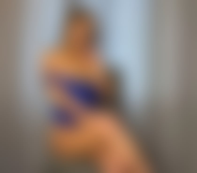 Escorts Wiltshire Chippenham - Wiltshire - Photos for YOUNG & BEAUTIFUL- NEW IN TOWN only outcall