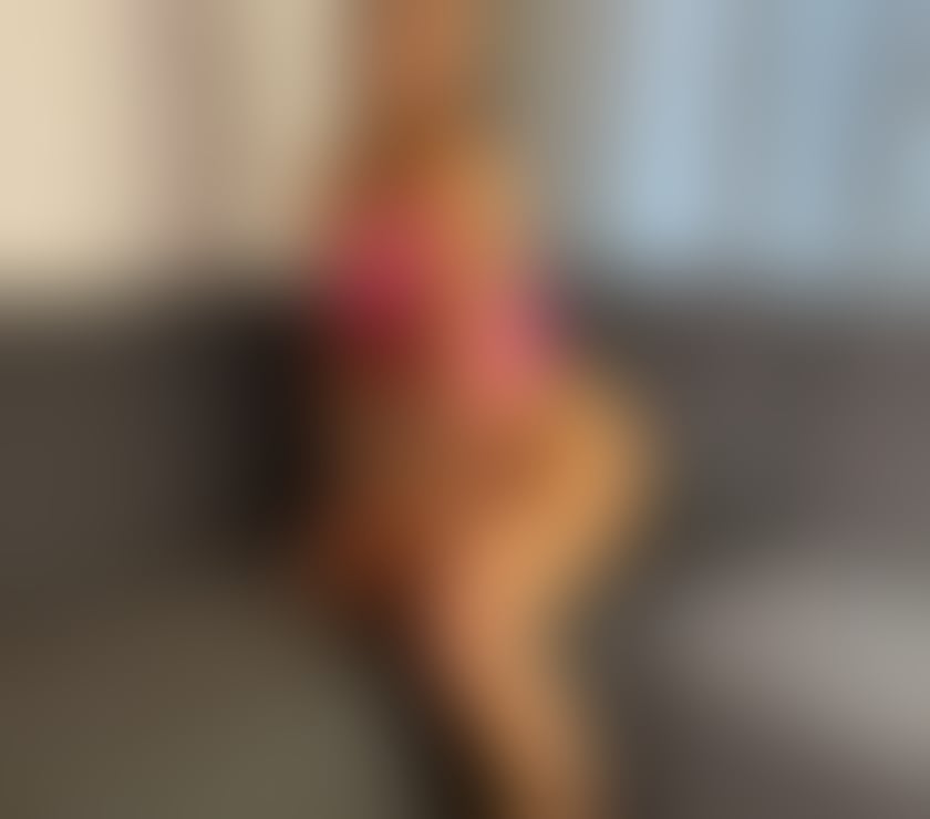 Escorts Wiltshire Chippenham - Wiltshire - Photos for YOUNG & BEAUTIFUL- NEW IN TOWN only outcall