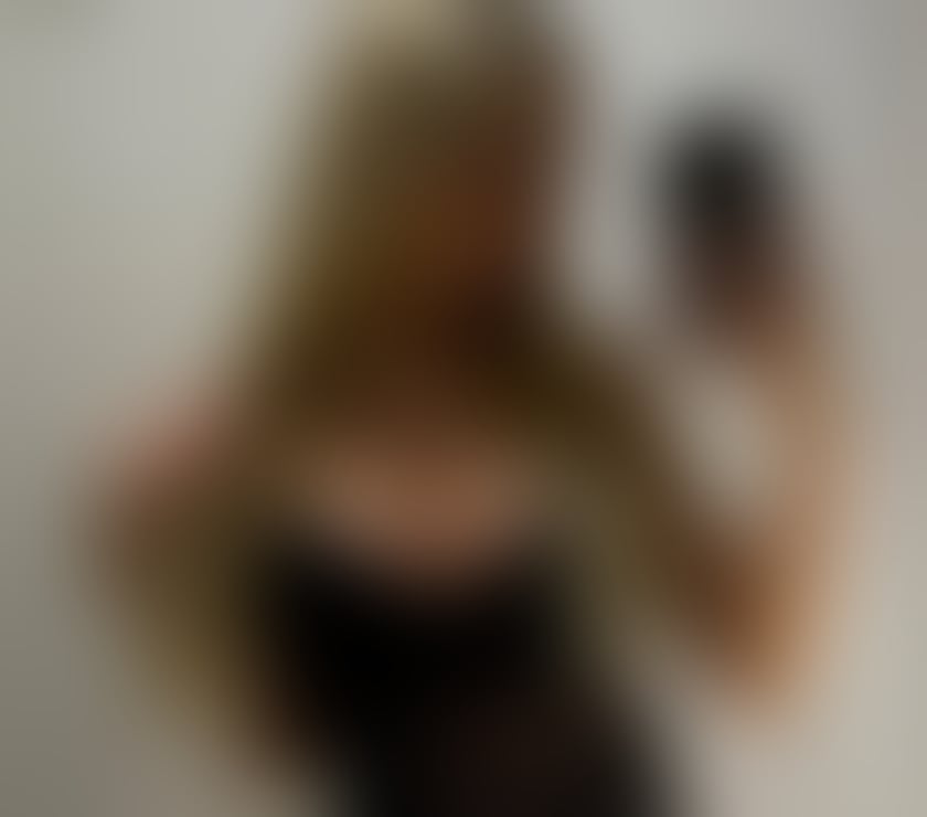 BEAUTIFUL BLONDE BEST PARTY GIRL FOR OUTCALL