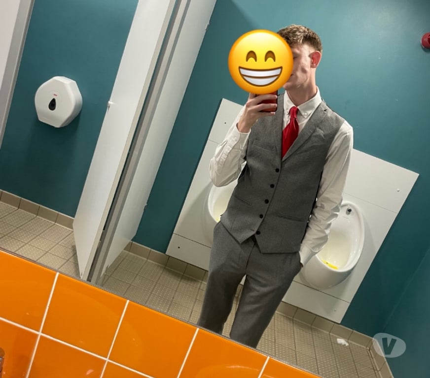 adult personals West Yorkshire Leeds - Photos for Make 22 looking for woman to spend late night movies an fwb