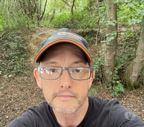 A bi guy is looking for a bi couple or bi guy for exploring