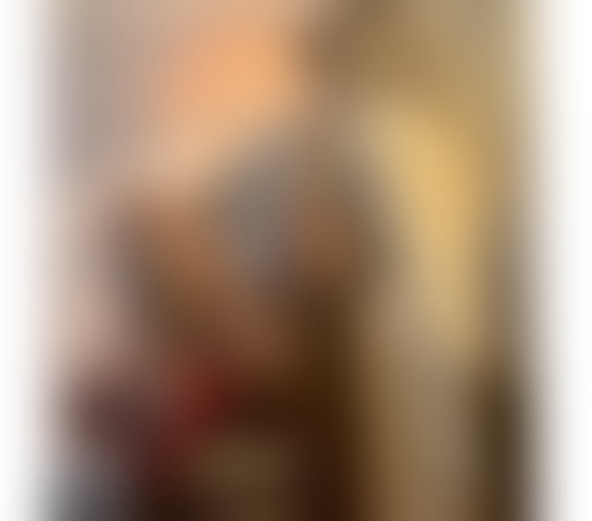 Trans Escorts Central London Marble Arch - Central London - Photos for Girly, Curvy and Very Naughty Italian Doll - BOTTOM
