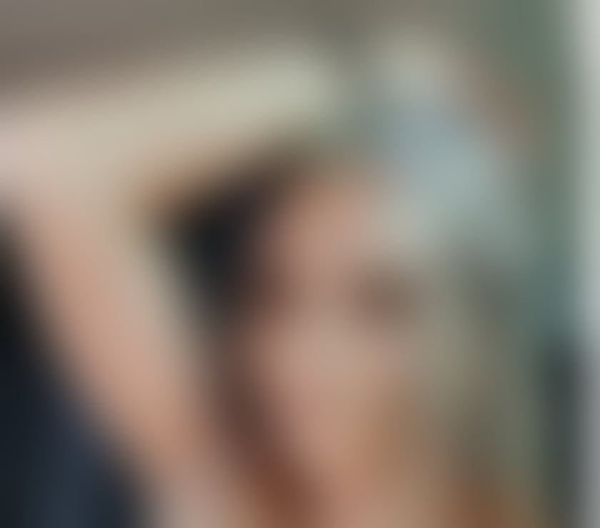 Hi guys i'm adell new here party Girl