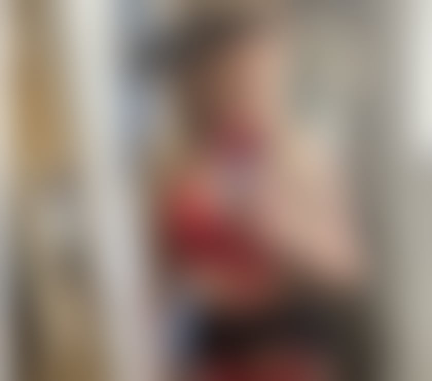 Escorts Central London Bank Station - Central London - Photos for High Class English MILF ( Naughty Gentlemen only )