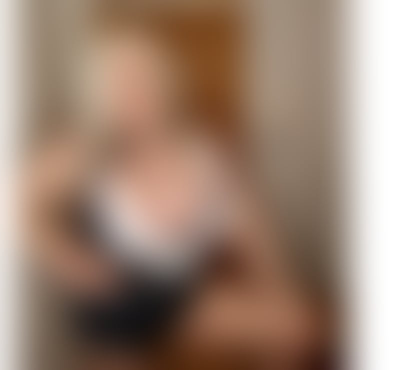 REAL 38H BUSTY BLONDE IN CHINATOWN OWO✅CIM👍