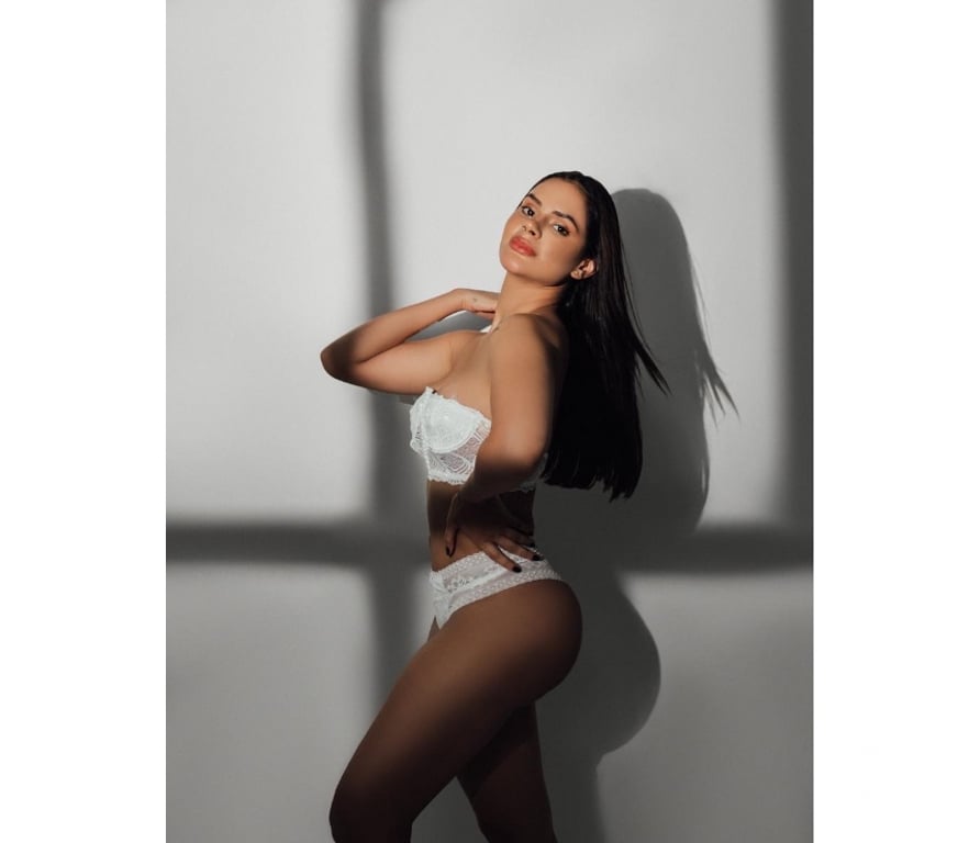 Escorts North London Enfield - Photos for 🇧🇷 PRIVATE , PROFESSIONAL, INDEPENDENT🔞LAURA 💋