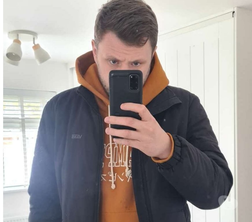 adult personals Essex Braintree - Photos for Home alone - any ladies want to join me?