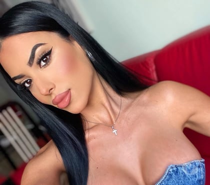 Escorts Rochester Medway - Kent - Photos for Rianna sexy curvy LATINA