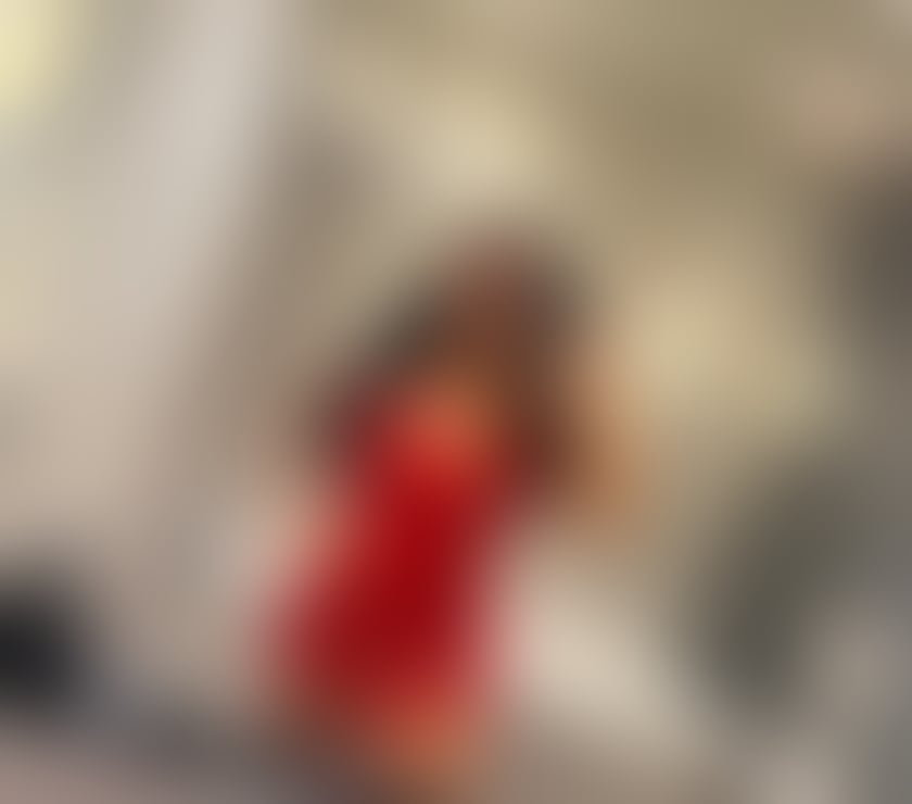 Rianna sexy curvy LATINA