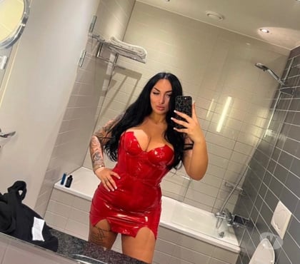 Escorts and Massages Newquay Cornwall - Photos for Rianna sexy curvy LATINA