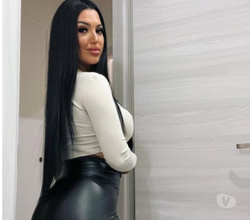 Escorts Kent Gravesham - Photos for Rianna sexy curvy LATINA