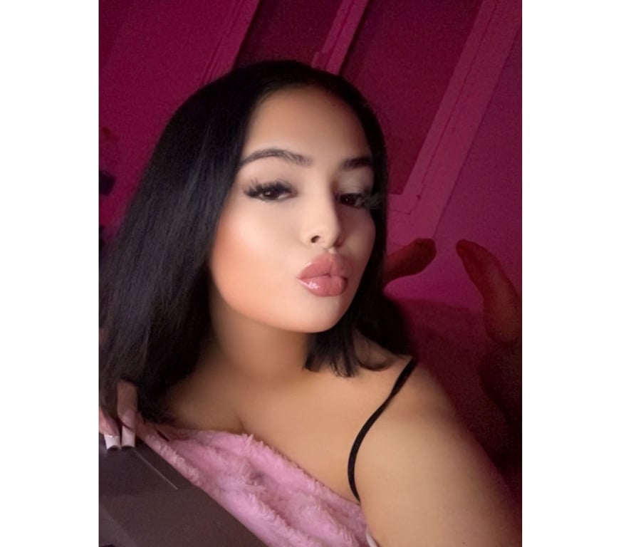 Escorts North West London Abbey Road - North West London - Photos for SANDRA-GREEK GIRL-NEXT DOOR GIRL🫦💦