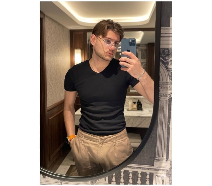Escorts Central London Marylebone - Central London - Photos for Athletic & Sophisticated Gentleman WhatsApp: +44 7480 335061
