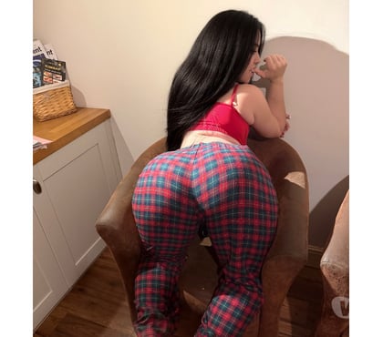 Escorts and Massages Chester Cheshire West and Chester - Photos for Luanna, a Brazilian woman with a big butt 🇧🇷❤️