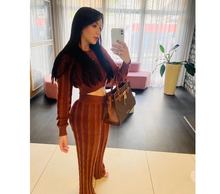 Escorts East London Gants Hill Station - East London - Photos for 🔱 Extravagant Brazilian Brunette Party Girl Rebecca 🔱