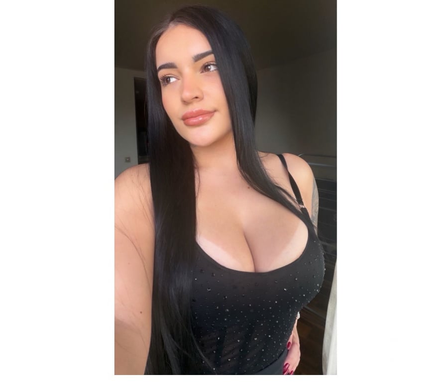 Escorts East London Beckton - East London - Photos for 💎 Sophisticated 💎 Brazilian Brunette 🔅 Party Girl