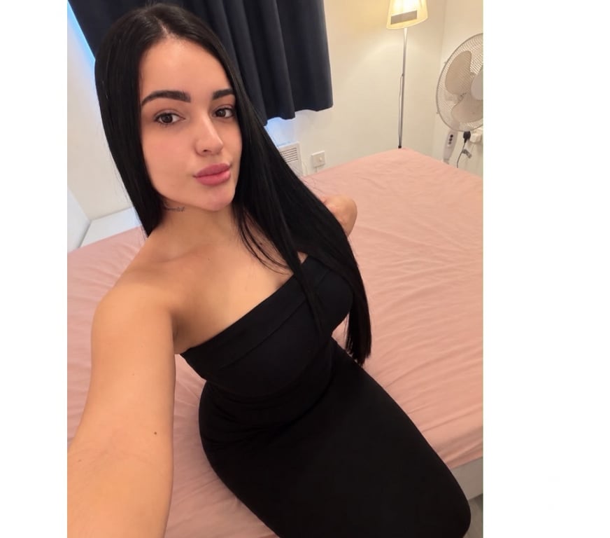 Escorts East London Gants Hill Station - East London - Photos for 💎 Sophisticated 💎Brazilian Brunette🔅Party Girl