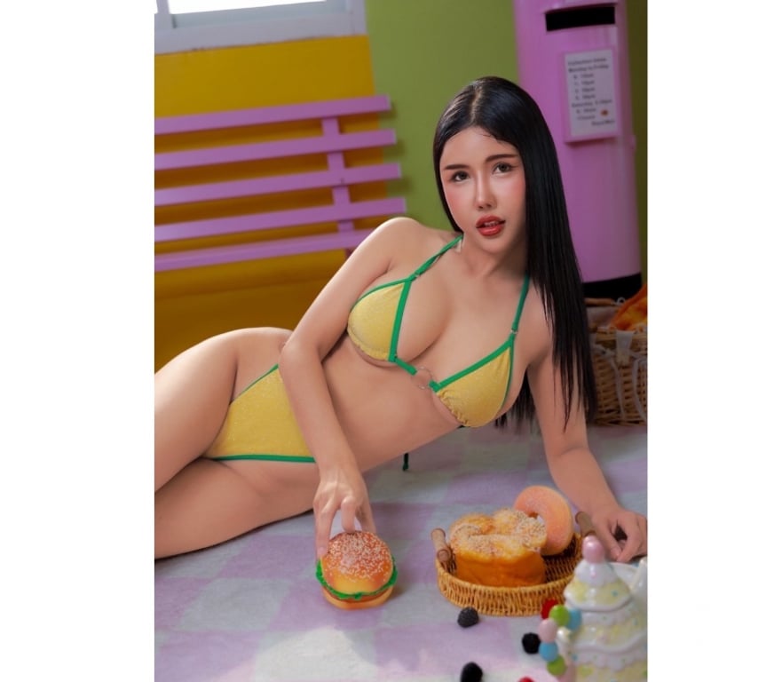 Escorts Hampshire Rushmoor - Photos for Naughty Thai Taryn 😈In your Town😘